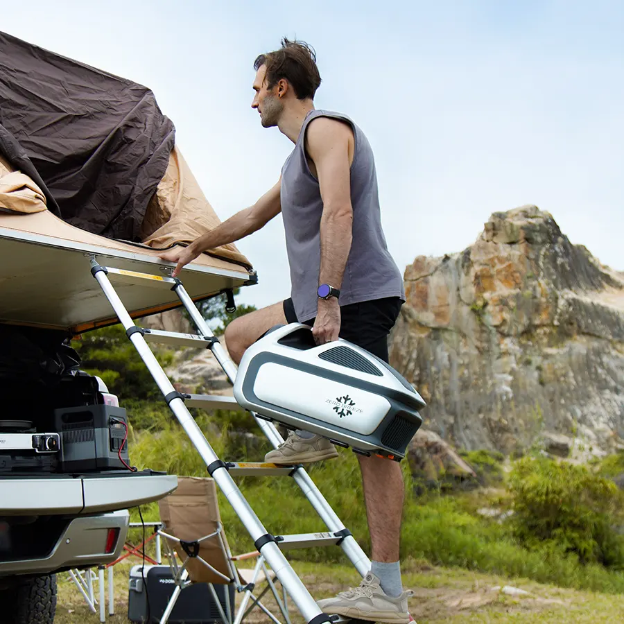 ZERO BREEZE Mark 3 transporté vers une tente de toit